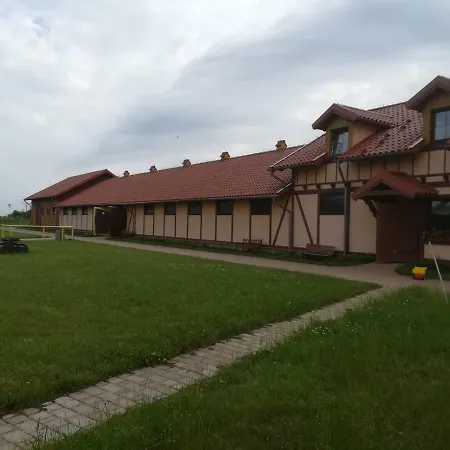 农家乐 Przy Stajni