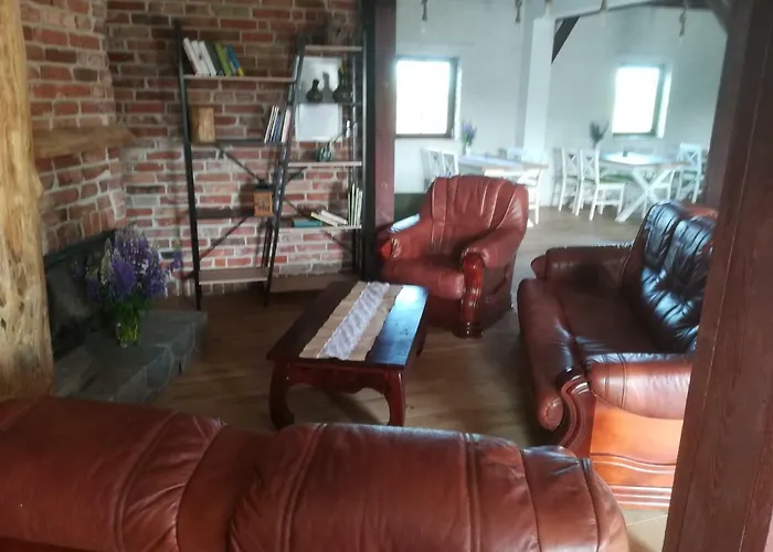 农家乐 Przy Stajni *